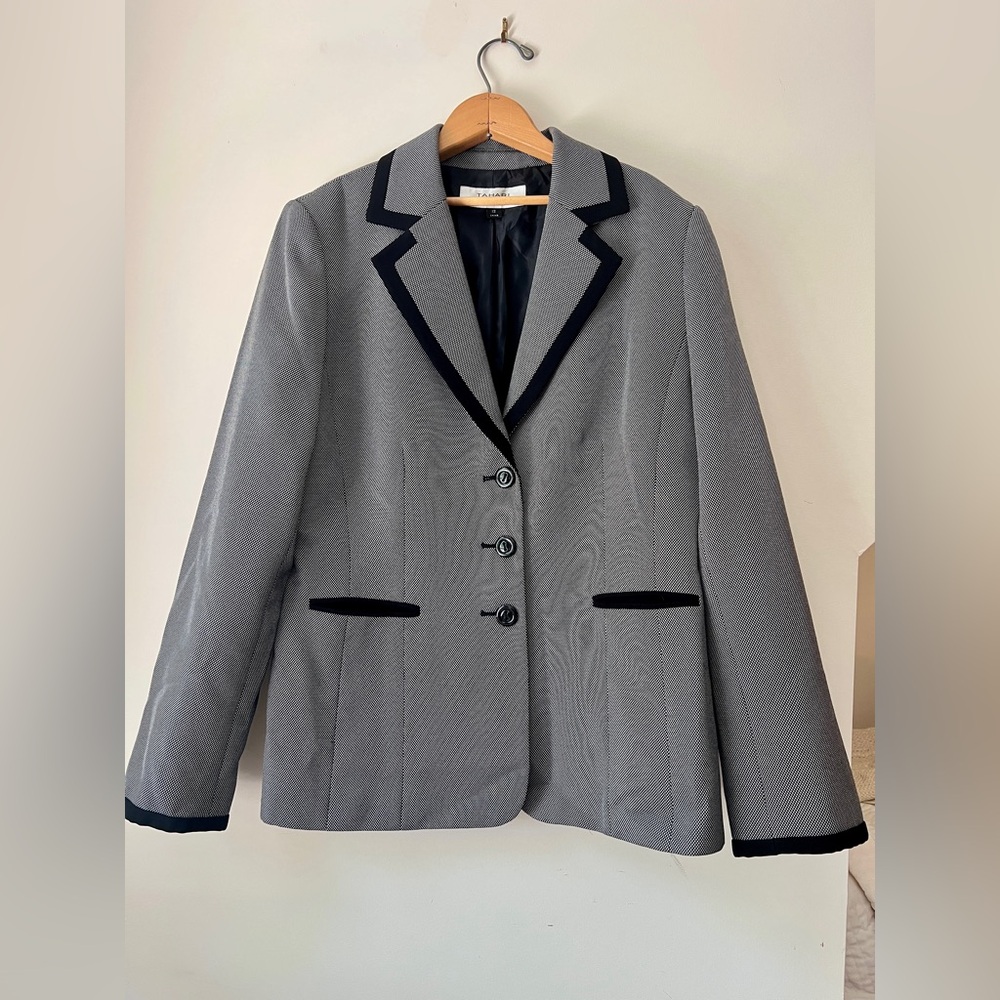 Tahari Black and White Blazer
